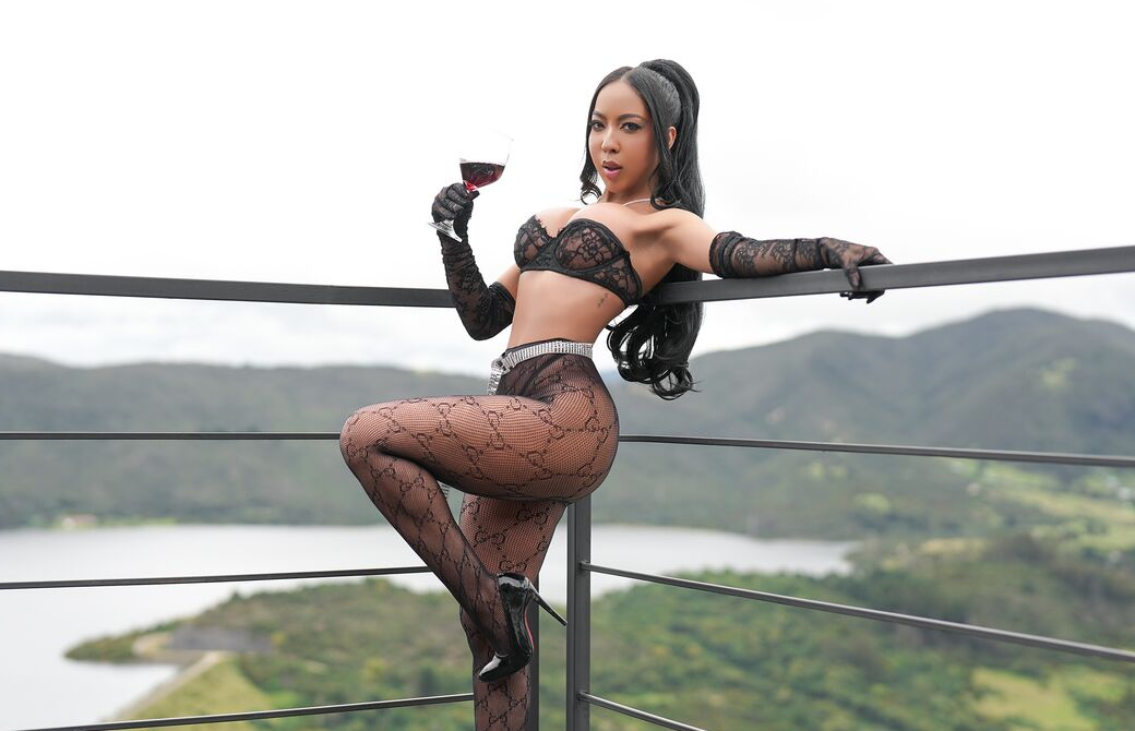 SCREW Of The Day: Adara