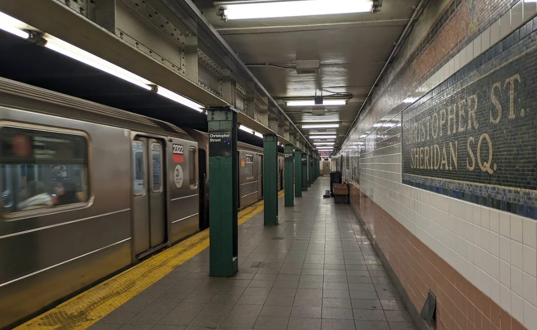 Man Slashed for Kissing His Trans Partner on the Subway